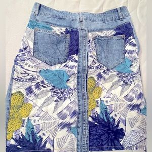 Very cute and unique Desigual skirt